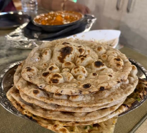 Curry Leaves Veg Restaurant in Nashik 